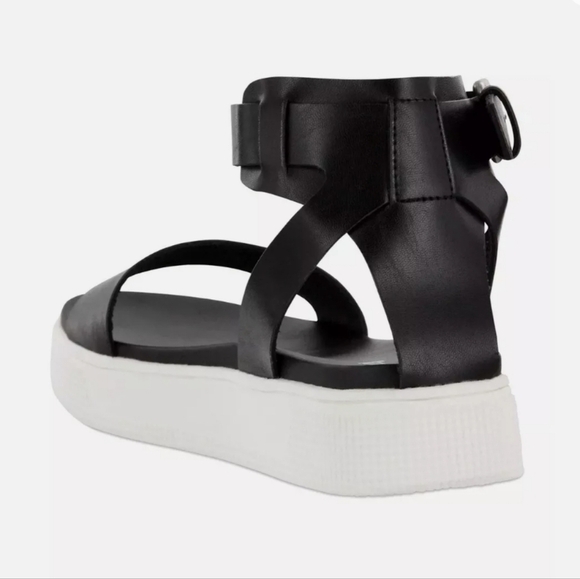 ⭐️40% Off⭐️ MIA Ellen Sandals in Black - Picture 2 of 9